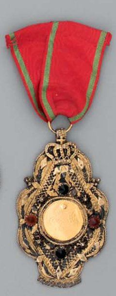 null Médailles et Décorations Médaille en or montée en décoration, portant à l'avers...
