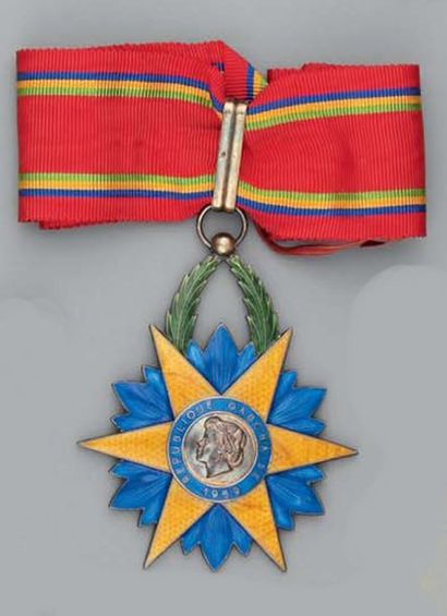null GABON Ordre de l'Étoile Équatoriale Créé en 1959, afin de récompenser les contributions...
