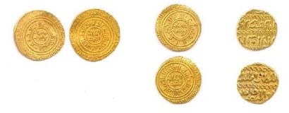 null ÉGYPTE - SULTANS Lot de trois monnaies : dinars du Caire au nom de Ayoubite...