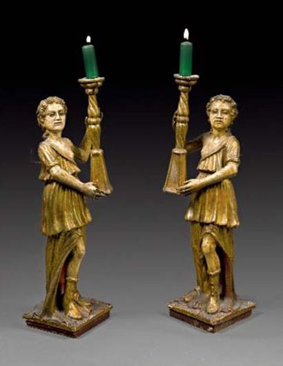 null DEUX ANGES THURIFERAIRES En bois doré sculpté et laqué crème. Italie, XVIIIe...