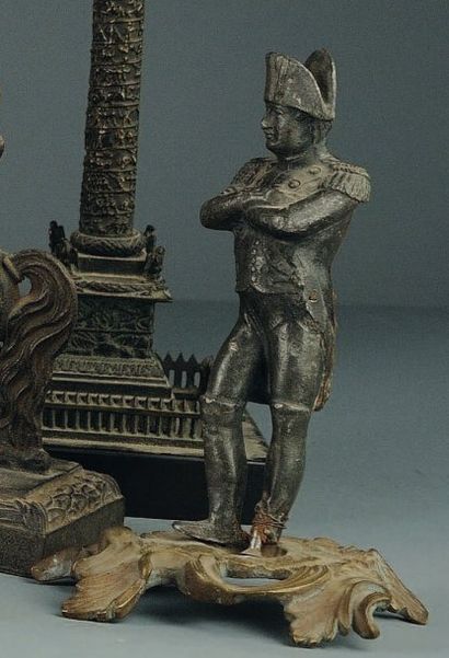  Statuette en bronze de Napoléon en frac sur un socle, Retour des Cendres. Hauteur...
