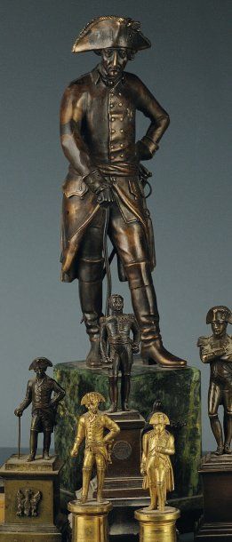 Statuette en bronze de Frédéric II sur socle...