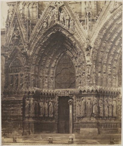 null [Portefeuille calotypes architecture]
Bisson frères, portail de cathédrale,...