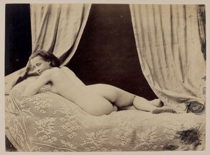 FÉLIX MOULIN (1802-1879) Amélie, Paris, vers 1853
Épreuve albuminée, 163x223, montée...