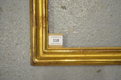 null Baguette en bois mouluré et doré. Époque Louis XV. 18,4 x 35 cm
Profil: 4 c...