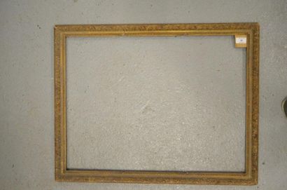null Cadre en bois et stuc doré de style Louis XIII. XXè siècle (accidents). 52,9...