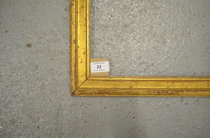 null Baguette en bois mouluré et doré. Époque Louis XVI (éclats). 33,8 x 70,8 cm
Profil:...