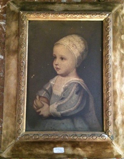 Ecole française dans le goût du XVIIème 
Portrait de bébé tenant une pomme
Huile...