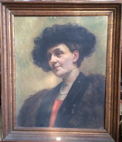 Amik de LANDER 
Portrait de femme
Huile sur toile traces de signature et de date...