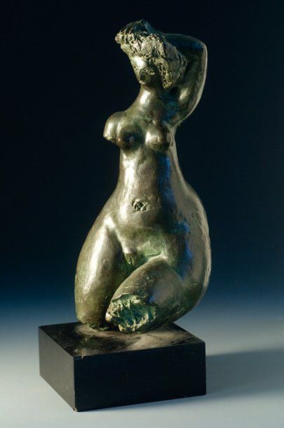ANTONIUCCI VOLTI (1915-1989) Femme nue bras relevé sur la tête Bronze à patine verte....