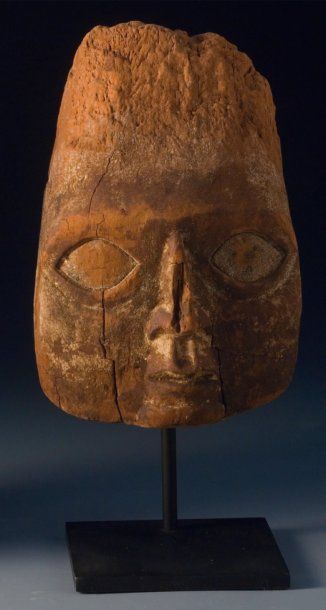 CULTURE CHIMU, PÉROU 1100-1400 APRÈS J.-C. Masque diminutif Bois avec traces de pigmentations....