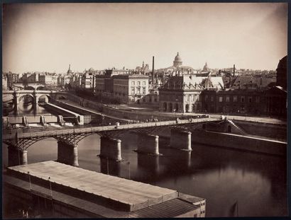 Gustave Le Gray (1820-1884) L'Hôtel de Ville et la Seine au pont d'Arcole
Paris,...