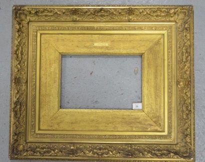 null Cadre en bois et stuc doré de style Louis XIV avec un large plat doré à la vue.
Époque...