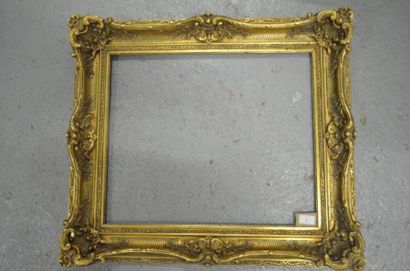 null Cadre en bois et stuc doré de style Louis XV. Xxème siècle. 48,5 x 53,5 cm -...