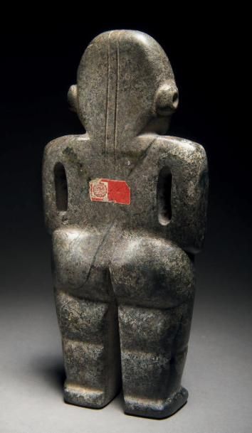 null FIGURE FÉMININE DEBOUT
CULTURE COLIMA, MEXIQUE OCCIDENTAL
PROTOCLASSIQUE, 100...