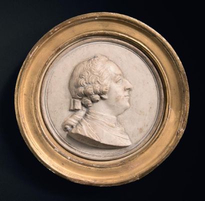 Jean-Baptiste NINI (1771-1786) Portrait du roi Louis XV en buste de profil vers la...