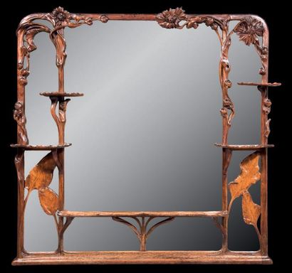 Louis MAJORELLE (1859-1926) 
Miroir à vue rectangulaire, c. 1902, enchâssé dans une...