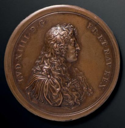 null Médaille en bronze patiné représentant Louis XIV sous son profil droit et titrée...