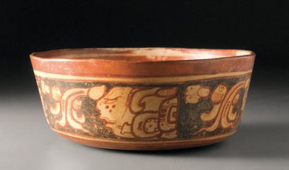 null Coupe peinte Culture Maya - Petén, Guatemala Période Classique, 550-950 après...