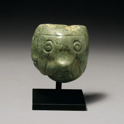 null Masque-pendentif Culture Mixtèque, Mexique. 1300-1521 ap. J.-C. Jadéite verte...