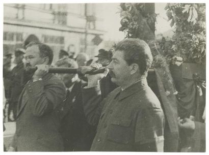 SOVIET PHOTOJOURNALIST (08.7) Another good friend has gone Moscow, 1936 Vintage silver...