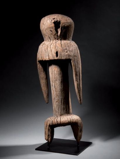 null Figure ancestrale Moba, Togo
H. 61 cm - L. 24 cm - P. 19 cm
Ce type de sculpture...