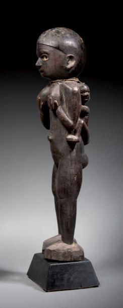 null Statuette Kongo, République Démocratique du Congo
H. 55 cm
Les yeux ronds émanent...