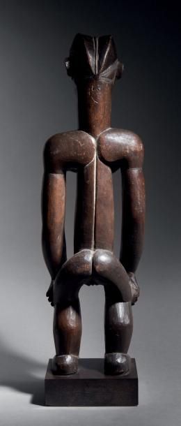 null Statue Fang/Mabea, Cameroun
Bois dur à patine brune
H. 65,5 cm
Fang/Mabea figure,...