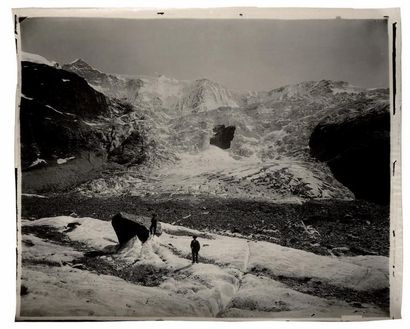 BRAUN 
Grindelwald, Mer de glace supérieure et les Fischerhörner, 1882
Épreuve charbon,...