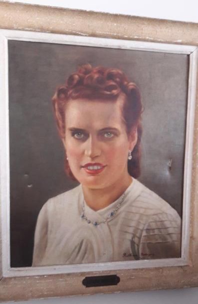 R. RODRIGUEZ Portrait de femme
Huile sur toile signée et située Paris en bas à d...