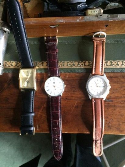 null Lot d'environ 15 montres modernes dont: Lip, Fossil, Timex, Suisse
Army Brand,...