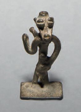 null Lot de trois bronzes Akan, Côte d'Ivoire.
A. Senoufo.
H. 6,5 cm
Personnage féminin...
