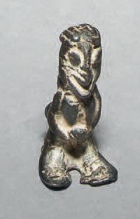 null Lot de trois bronzes.
A. Senoufo, Côte d'Ivoire.
Laiton
H. 4 cm
Personnage aux...