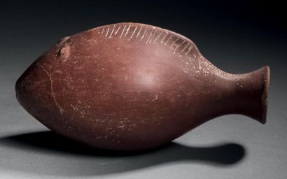 null Rare vase zoomorphe en forme de poisson tilapia, la nageoire dorsale incisée,...