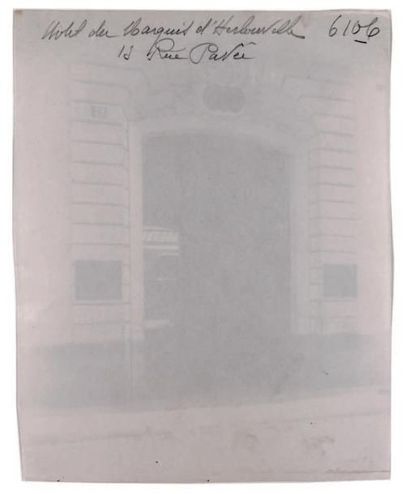 Eugène ATGET 13 rue Pavée, Paris, c. 1910
Belle épreuve sur papier albuminé d'époque,...