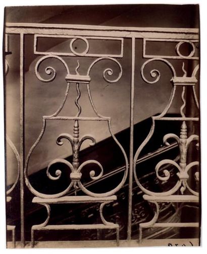 Eugène ATGET Balustre de l'Hôtel Gourgues, Paris, c. 1907
Belle épreuve sur papier...