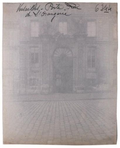 Eugène ATGET Porte, rue de l'Orangerie, Versailles, 1903
Belle épreuve sur papier...