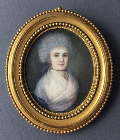 Ecole Francaise vers 1780 
Portrait de femme
Miniature ovale sur ivoire
H: 5 cm