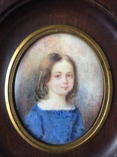 Ecole française vers 1850 
Portrait de jeune fille
Miniature ovale sur ivoire
H:...