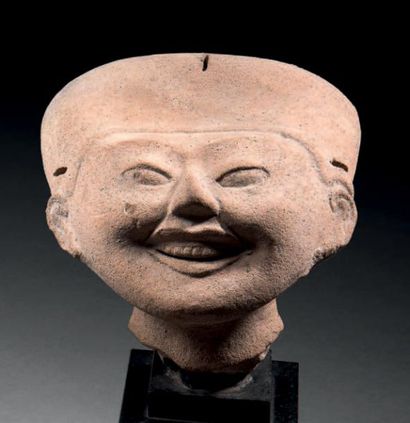 null Tête d'une statuette de type “souriant”
Culture Veracruz, Totonaque, Côte du...