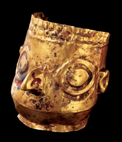 null Petit masque funéraire
Culture Chimu, Pérou
Intermédiaire récent, 1100-1400...