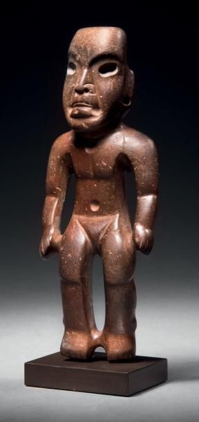 null PERSONNAGE DEBOUT
Culture Olmèque, Mexique
PRÉCLASSIQUE MOYEN, 900-600 AV. J.-C.
Pierre...