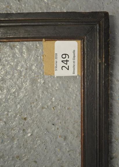 null CADRE en bois mouluré et noirci. Italie, XVIIIe siècle.
11,8 x 18 cm - Profil:...