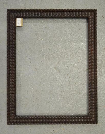 null CADRE en bois fruitier à décor de guilloché. XIXe siècle.
35,1 x 46,8 cm - Profil:...