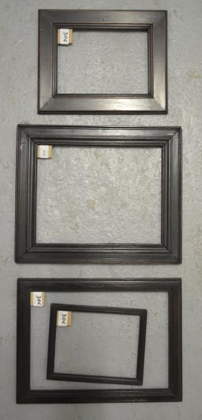 null QUATRE CADRES en bois mouluré et noirci. XIXe siècle.
16,1 x 22,2 cm - Profil:...