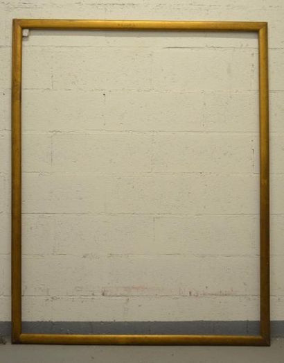 null JONC en bois mouluré et peint en doré. Circa 1930.
117 x 149 cm - Profil: 5...