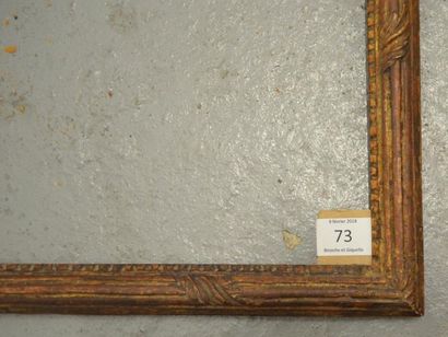 null BAGUETTE À FAISCEAUX en bois sculpté et doré, pavés a la vue.
XVIIIe siècle...