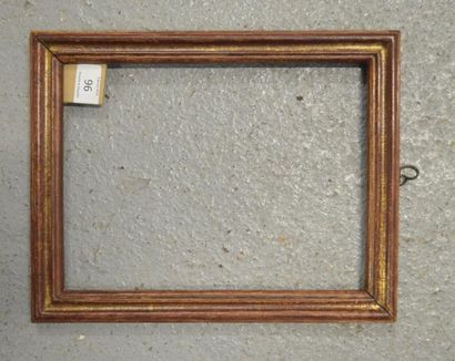 null BAGUETTE en bois mouluré et doré. Époque Louis XVI (usures).
19,4 x 26 cm -...