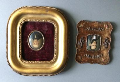 École Française du XIXe siècle Suite de deux miniatures sur porcelaine
Portraits...