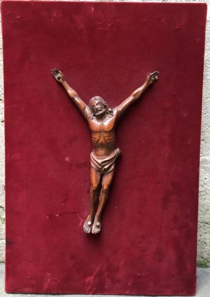 null Christ en buis sculpté XIXe siècle H. 34 cm (petits manques)